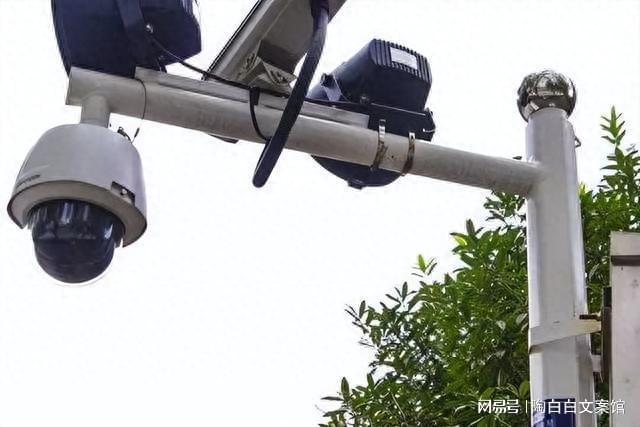 路上摄像头这么多，哪些才是拍违章的？教你一眼识别