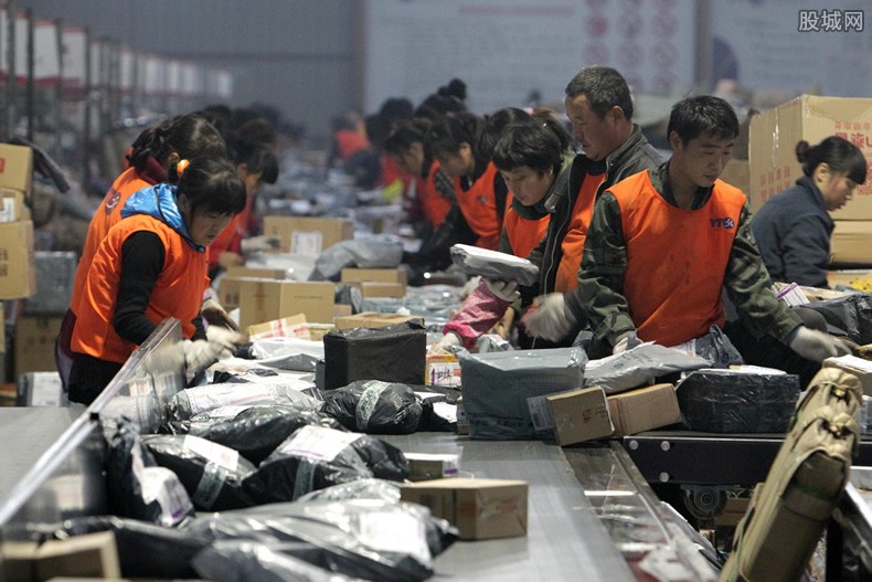 多家快递春节不打烊 返乡快递停运是谣言